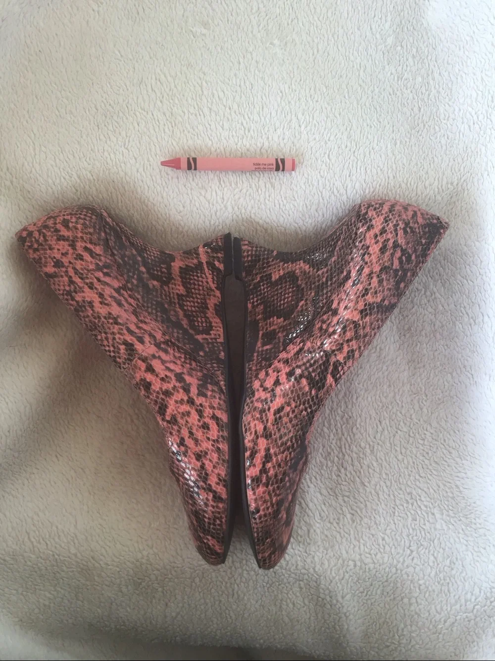 Kelsi Dagger pink snakeskin wedges 8 1/2